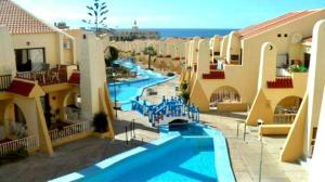 Bazén v ubytovaní Maraverde holiday apartment by AltamarHomes alebo v jeho blízkosti