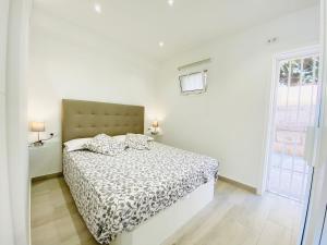 Posteľ alebo postele v izbe v ubytovaní Maraverde holiday apartment by AltamarHomes