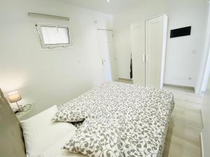 Posteľ alebo postele v izbe v ubytovaní Maraverde holiday apartment by AltamarHomes