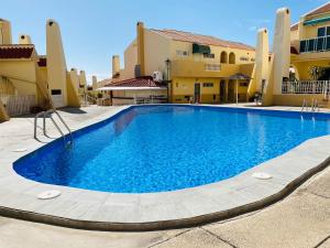 Bazén v ubytovaní Maraverde holiday apartment by AltamarHomes alebo v jeho blízkosti