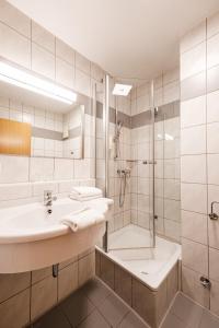 Hotel Residenz Pforzheim tesisinde bir banyo