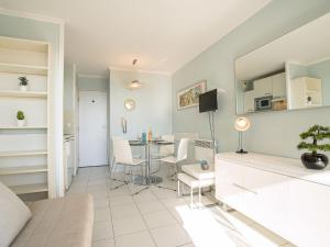 صورة لـ Apartment L'Ange Gardien by Interhome في بوليو سور مير