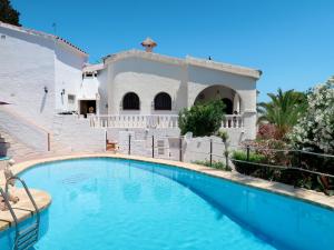 Bazén v ubytovaní Holiday Home Schütze by Interhome alebo v jeho blízkosti