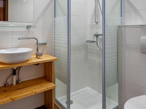 Kúpeľňa v ubytovaní Apartment Nadine-1 by Interhome