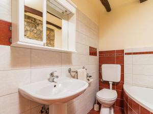 Kúpeľňa v ubytovaní Holiday Home Sonja by Interhome