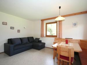 Zdjęcie z galerii obiektu Apartment Herbert-2 by Interhome w mieście Emberg