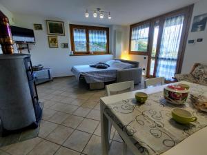 Posteľ alebo postele v izbe v ubytovaní Apartment Rodondello - CCO340 by Interhome