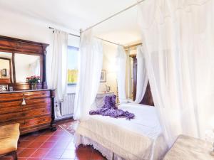 Posteľ alebo postele v izbe v ubytovaní Villa Fonte di Pillo by Interhome