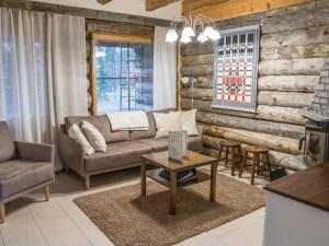 Χώρος καθιστικού στο Holiday Home Sapara v- p61 by Interhome