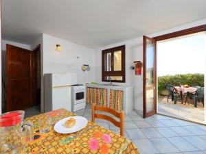 A kitchen or kitchenette at Apartment Limette 1 by Interhome