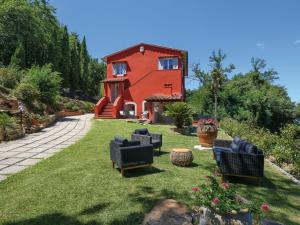 A garden outside Holiday Home Piero by Interhome