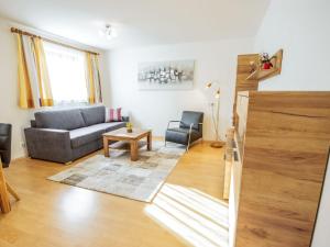 Posezení v ubytování Apartment Christine by Interhome