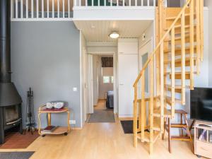 Et tv og/eller underholdning på Holiday Home Prokatti by Interhome