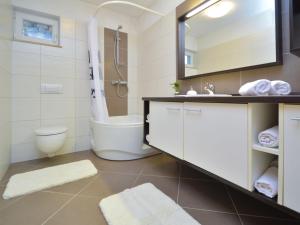 Koupelna v ubytování Holiday Home Dalmacia by Interhome