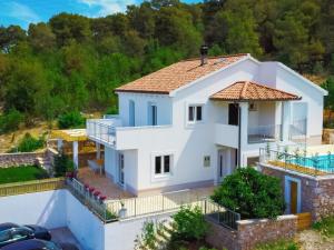 Bazén v ubytování Holiday Home Dalmacia by Interhome nebo v jeho okolí