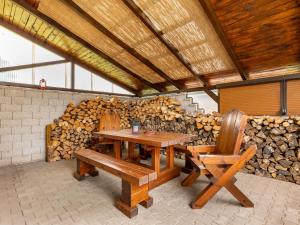 Posedenie v ubytovaní Holiday Home Penzion Jindřiška by Interhome