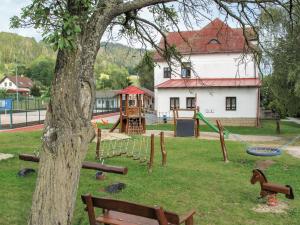 Detský kútik v ubytovaní Holiday Home Penzion Jindřiška by Interhome