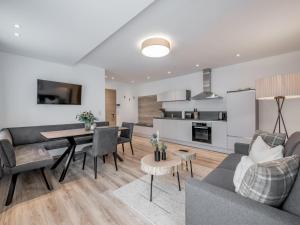 Kuchyňa alebo kuchynka v ubytovaní Apartment Gartenapartment by Interhome