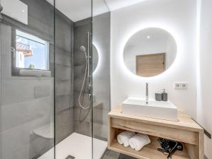 Kúpeľňa v ubytovaní Apartment Gartenapartment by Interhome
