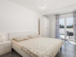 Postel nebo postele na pokoji v ubytování Holiday Home Villa Mira by Interhome