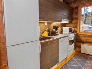 Køkken eller tekøkken på Holiday Home Rukalehto by Interhome + 14 billeder
