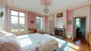 Château du Boulay Morin客房内的一张或多张床位
