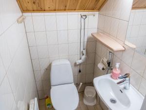 Koupelna v ubytování Holiday Home Kevinlevi by Interhome