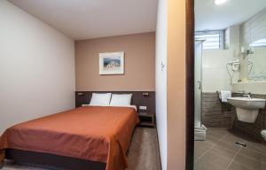 Ένα μπάνιο στο Hotel Terminus