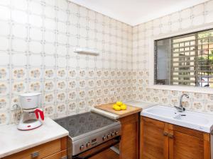 Kuchyňa alebo kuchynka v ubytovaní Apartment Melis 1 by Interhome