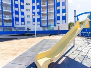Bazén v ubytování Apartment Mar de Oropesa II-2 by Interhome nebo v jeho okolí