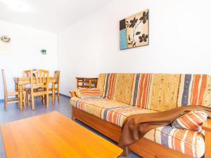 Posezení v ubytování Apartment Mar de Oropesa II-2 by Interhome
