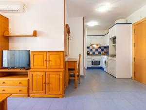 Kuchyň nebo kuchyňský kout v ubytování Apartment Mar de Oropesa II-2 by Interhome