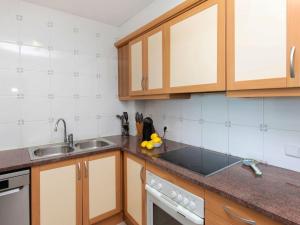 Kuchyňa alebo kuchynka v ubytovaní Apartment Ca la Marisa by Interhome