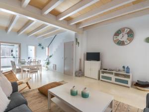 TV a/nebo společenská místnost v ubytování Holiday Home Can Regalat by Interhome