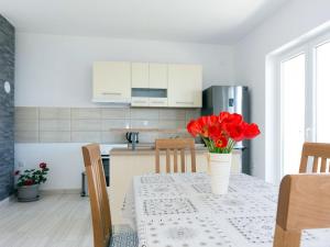 Fotografia z galérie ubytovania Apartment Suzy - SNJ139 by Interhome v destinácii Senj