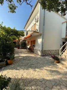 Budova, v ktorej sa apartmán nachádza
