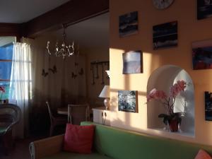 Część wypoczynkowa w obiekcie Ferienwohnung Orchidee