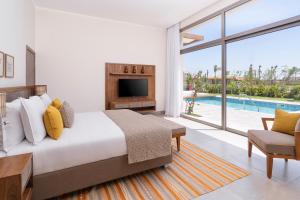 The swimming pool at or close to Steigenberger Resort Ras Soma