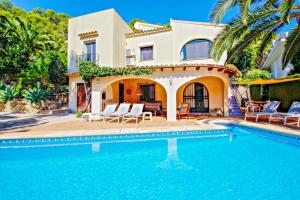 Bazén v ubytovaní Sola - pretty holiday property with garden and private pool in Benissa alebo v jeho blízkosti