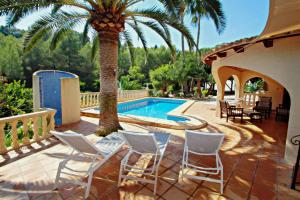 Bazén v ubytovaní Sola - pretty holiday property with garden and private pool in Benissa alebo v jeho blízkosti