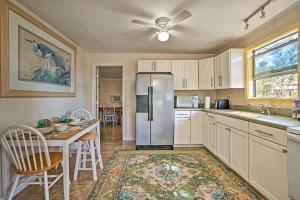 Gambar di galeri bagi Matlacha Home with Boat Mooring and Gulf Access! di Matlacha +20 gambar