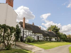 Gallery image of Walnut Cottage in Stratford-upon-Avon