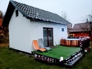 Aed väljaspool majutusasutust Chatka u Horalíků