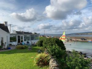 波特努的住宿－Stunning Cottage on the Beach Portnoo Narin，相簿中的一張相片