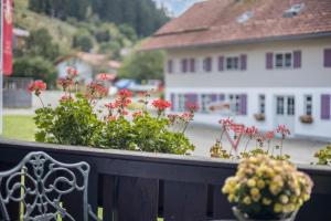 Ein Garten an der Unterkunft Ferienwohnung im Haus Kreuzthal