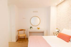 Posteľ alebo postele v izbe v ubytovaní Luxury Penthouse With Jacuzzi La Strada