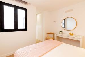 Posteľ alebo postele v izbe v ubytovaní Luxury Penthouse With Jacuzzi La Strada