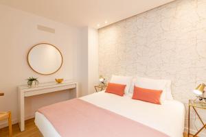 Posteľ alebo postele v izbe v ubytovaní Luxury Penthouse With Jacuzzi La Strada