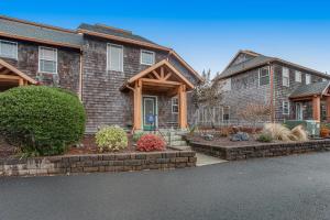 Gallery image of Howard's Lakehouse by the Sea in Rockaway Beach