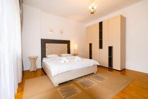 Vuode tai vuoteita majoituspaikassa Ardor Apt - Bright and Secluded Apartment in the heart of Old Town